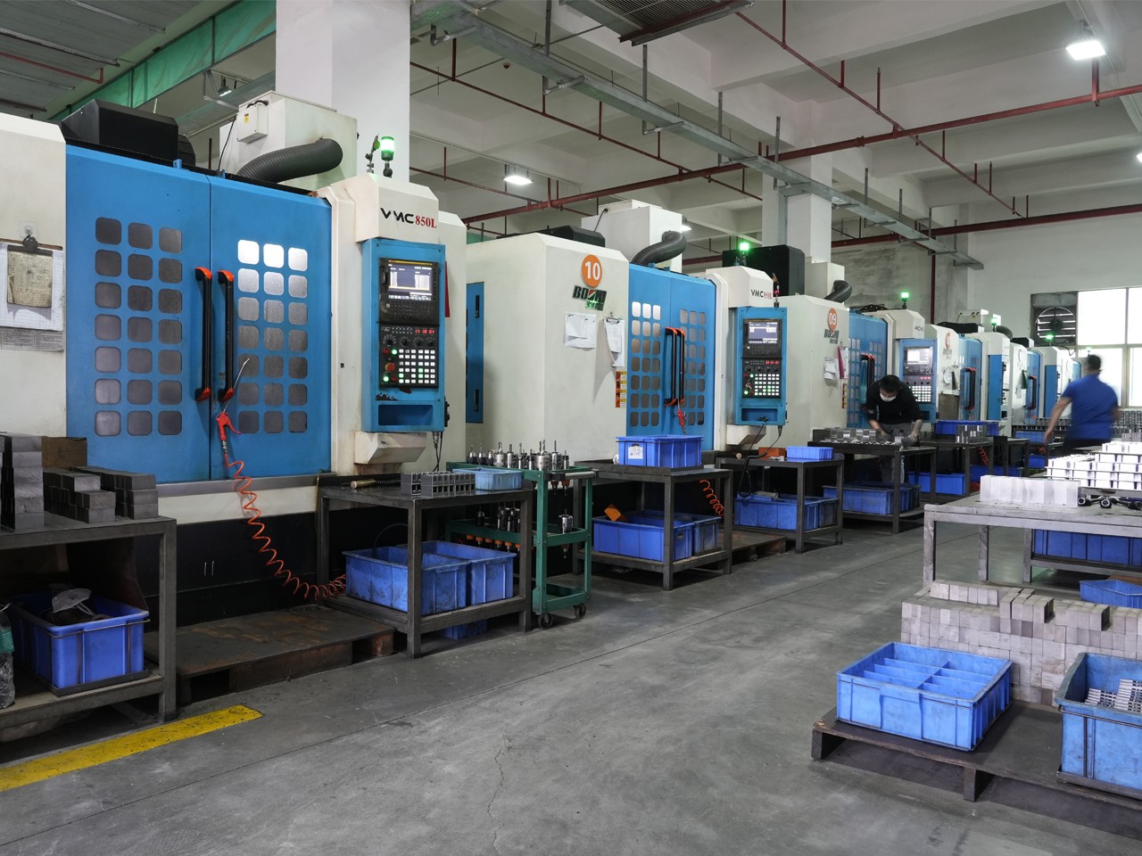 CNC vertical machining centres in the Turingnex tooling workshop