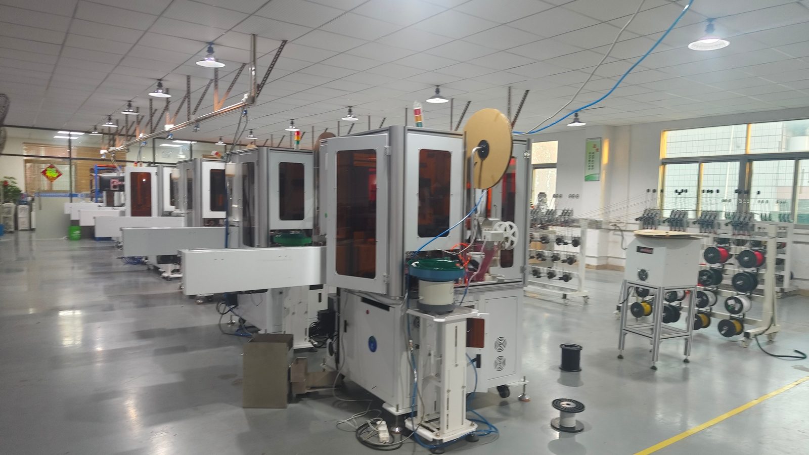 Turingnex factory — Automated processing line with bowl feeding